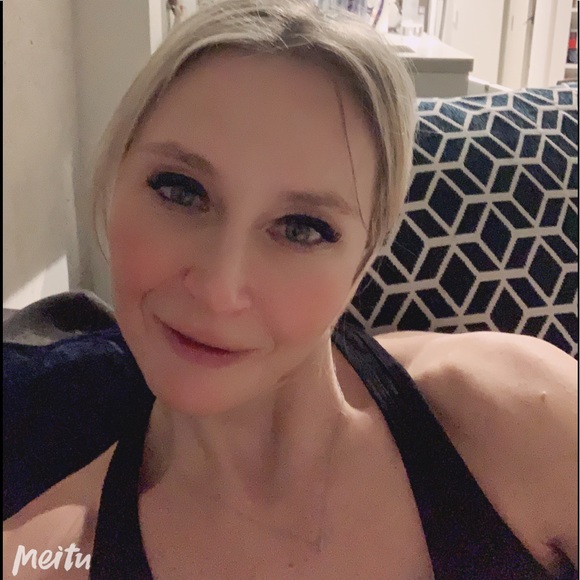 Meet your Posher, Christina - Picture 1 of 1